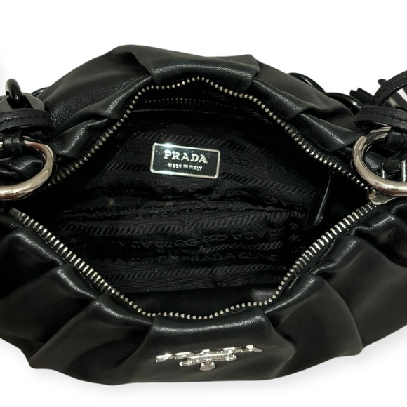 Prada vintage leather shoulder bag - Picture 4 of 6